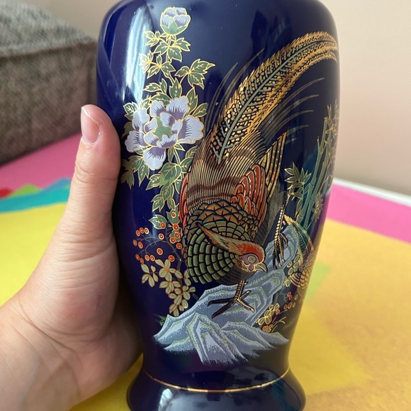 4/$100 Elegant Blue and Gold Vase with Floral Design 💙 - Picture 3 of 9